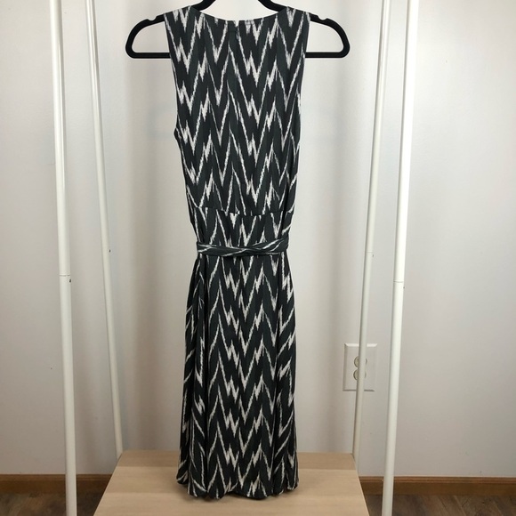 Ann Taylor V-neck Zig Zag Wrap Dress 6P - Picture 6 of 7